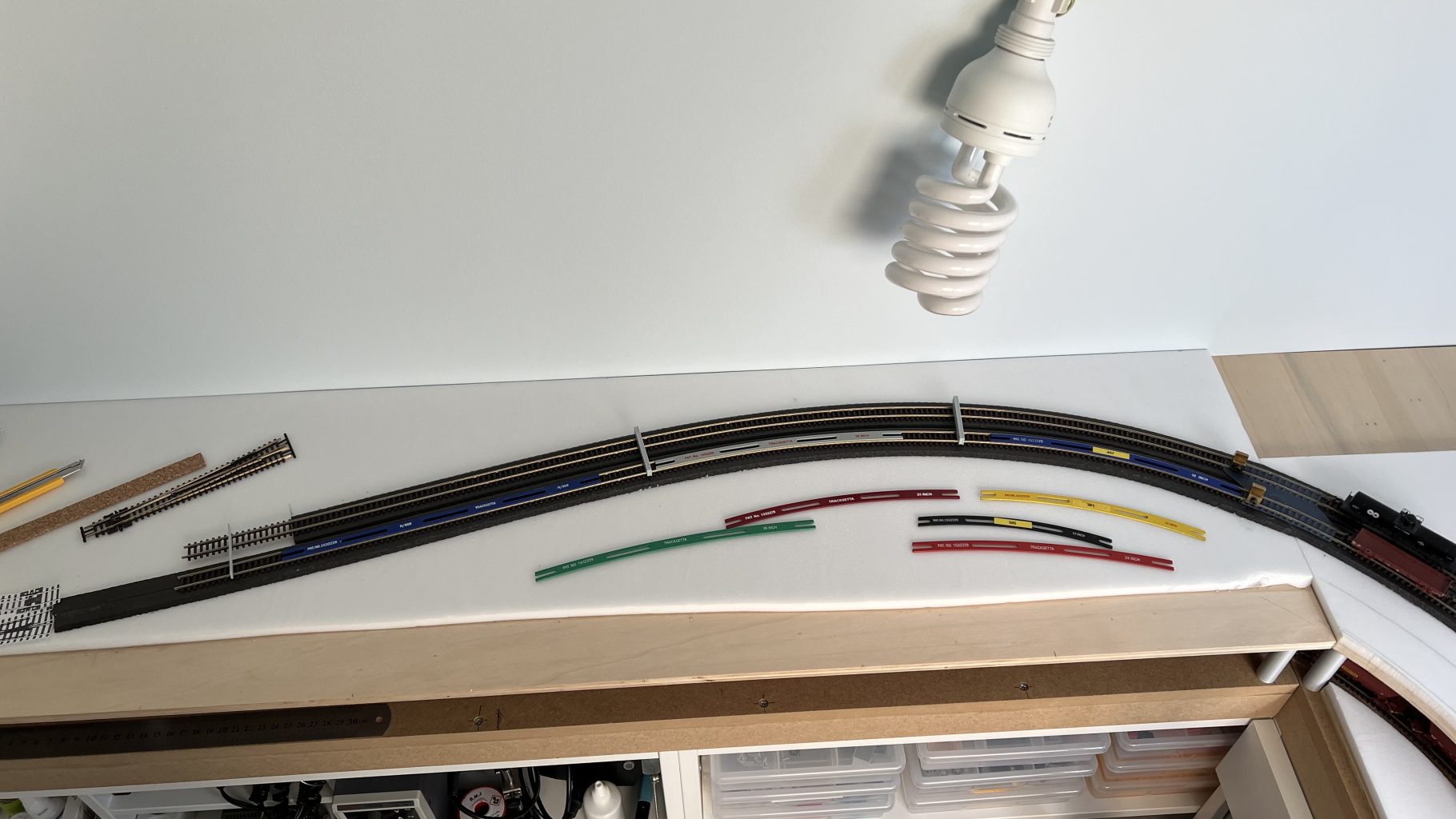 Pose d'une voie en N sur un module de campagne